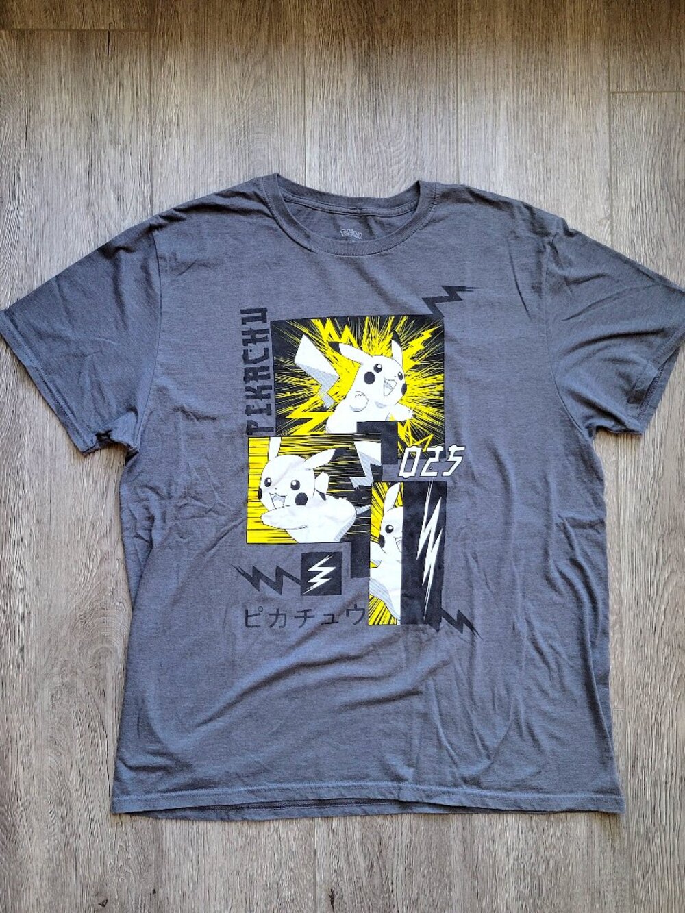Pokemon Pikachu t-shirt size XL